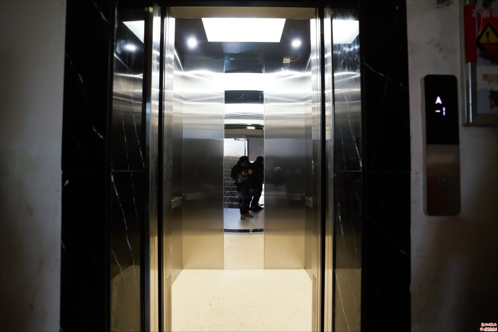 “稳稳的幸福”!荷塘区首批小区旧梯换新成功享“国补”