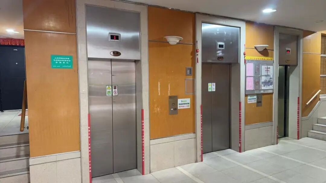 28年住房焕新生！瑞虹新城一期电梯分批更新中