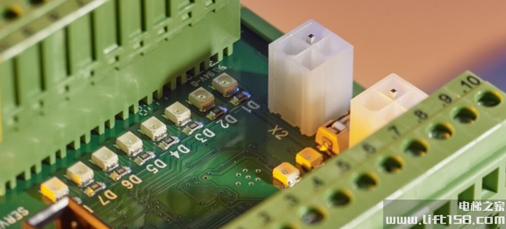 313控制器_电梯之家.jpg 313控制器_电梯之家.jpg